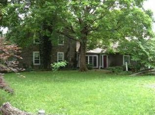 1232 Saint Pauls Church Rd, Pennsburg, PA 18073