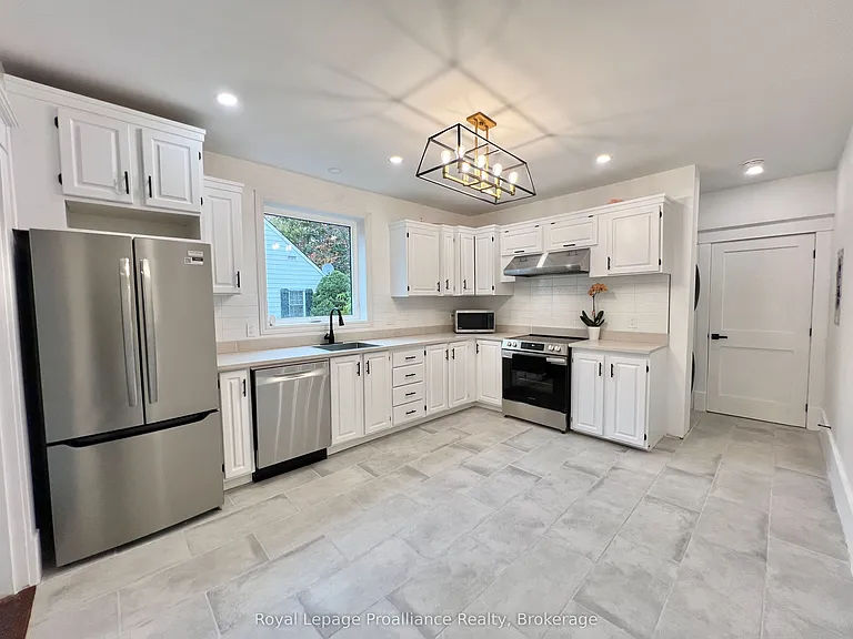 220 Foster Ave #B — Photo 6