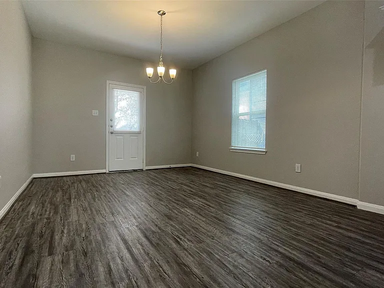 4510 Mayflower St #B — Photo 15
