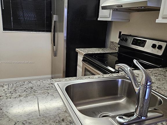 5th image of 9450 Poinciana Pl APT 305