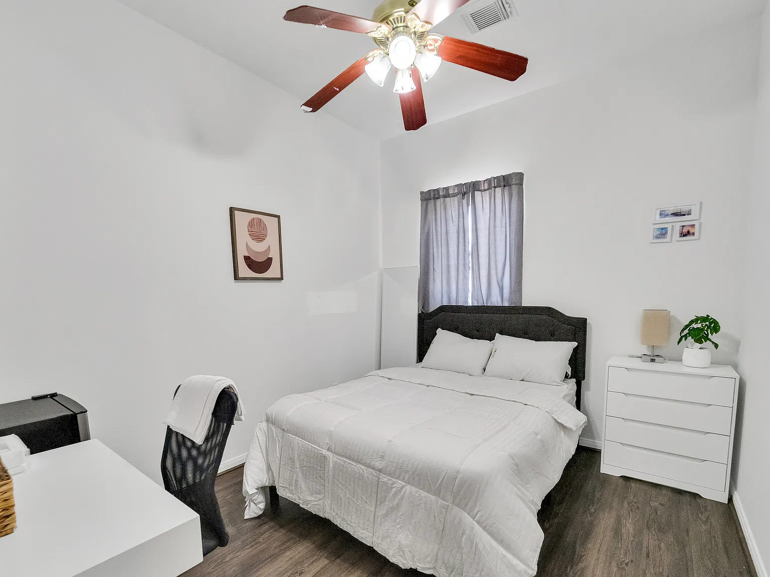 4 bed, 2054 sqft, $500 — Photo 4