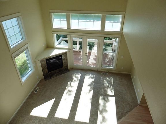Open Concept, Vaulted Ceilings