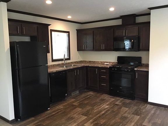 3rd image of 2 Sharon Dr #32