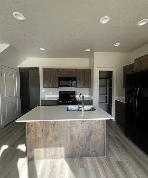 2625 E 600 N — Photo 2