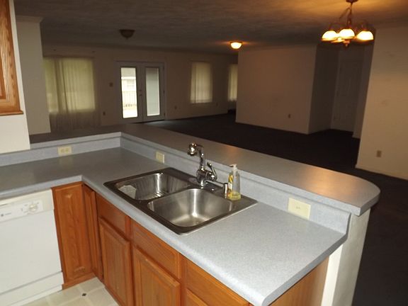5th image of 492 Sweetwater Ln