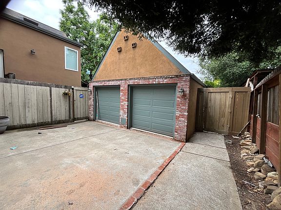 2nd image of 209 Howard Ave