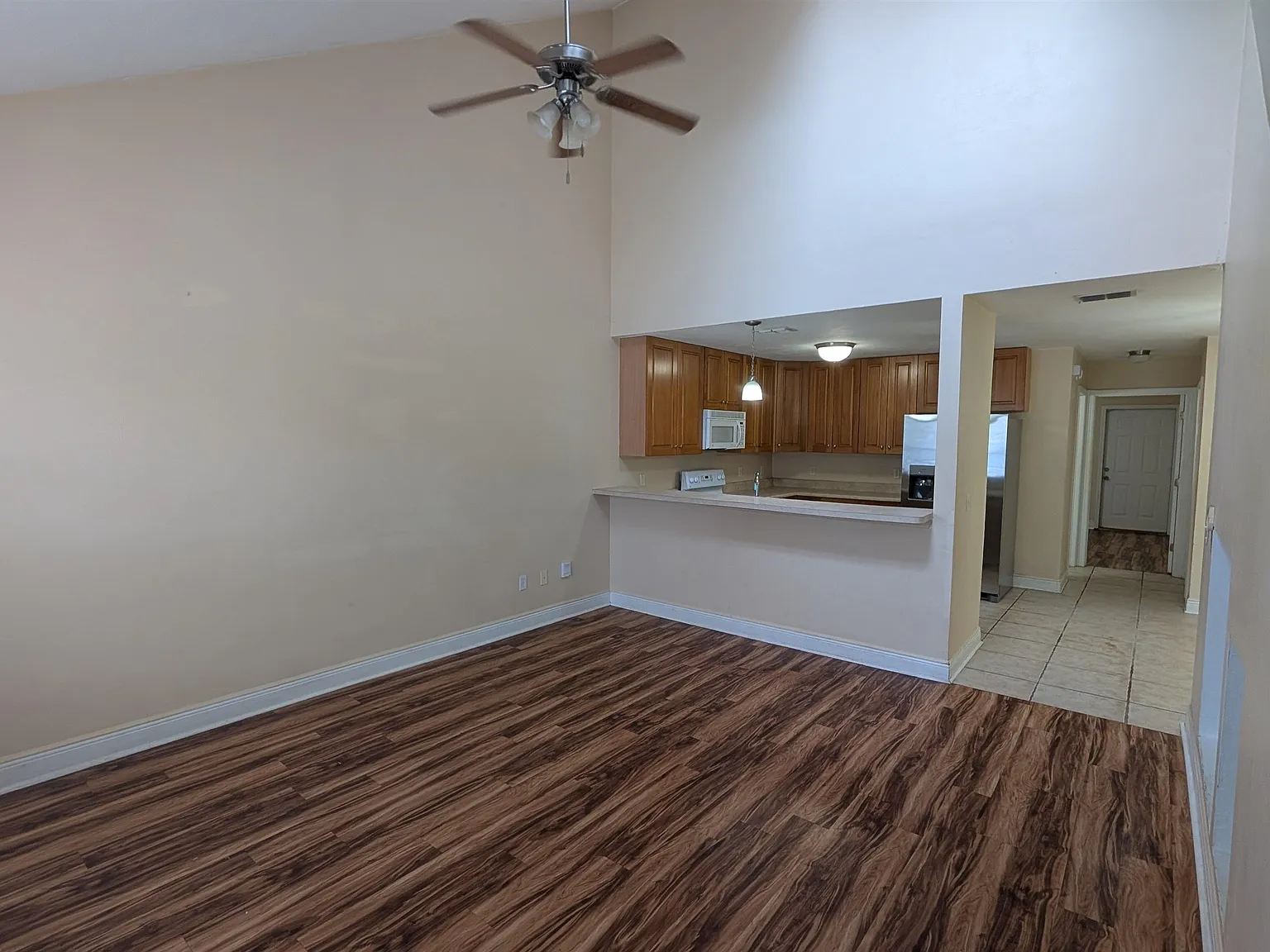 3 bed, 3.0 bath, 1338 sqft, $1,500 — Photo 2