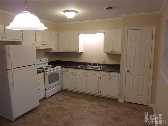 3rd image of 612 S Lorraine Circle
