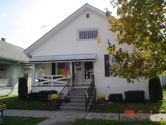 1st image of 123 3rd St