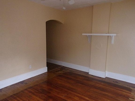 3rd image of 209 11th Ave N APT 6