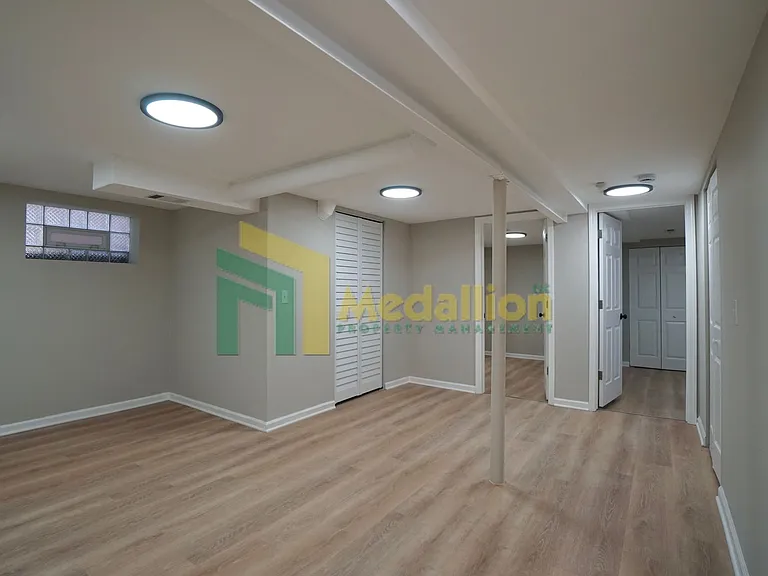 9858 S Drexel Ave — Photo 13