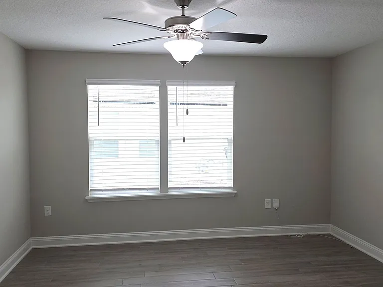 721 Narvarez Ave — Photo 18