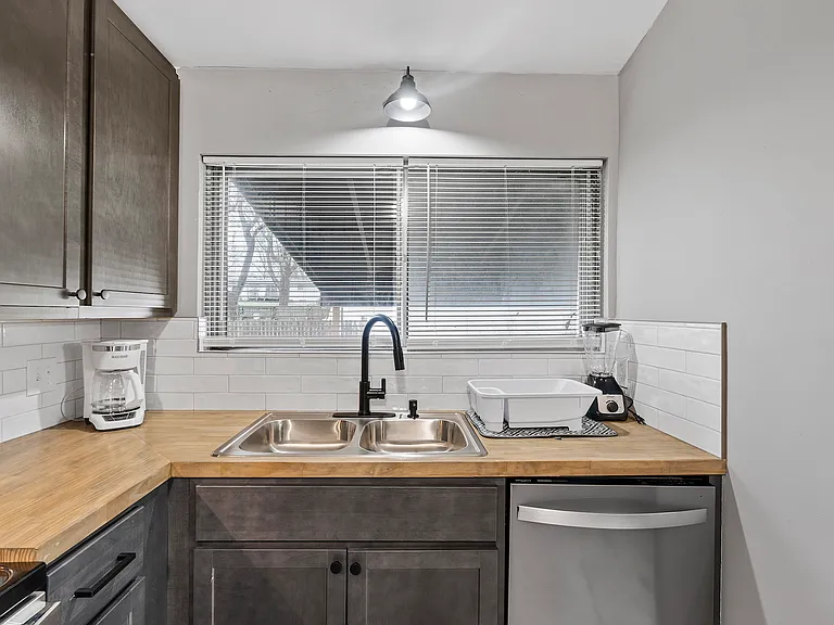 2340 Dove Dr — Photo 11