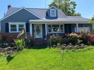 851 Brent Dr, Wantagh, NY 11793