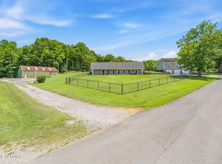 4762 Dogwood Ln, Strawberry Plains, TN 37871