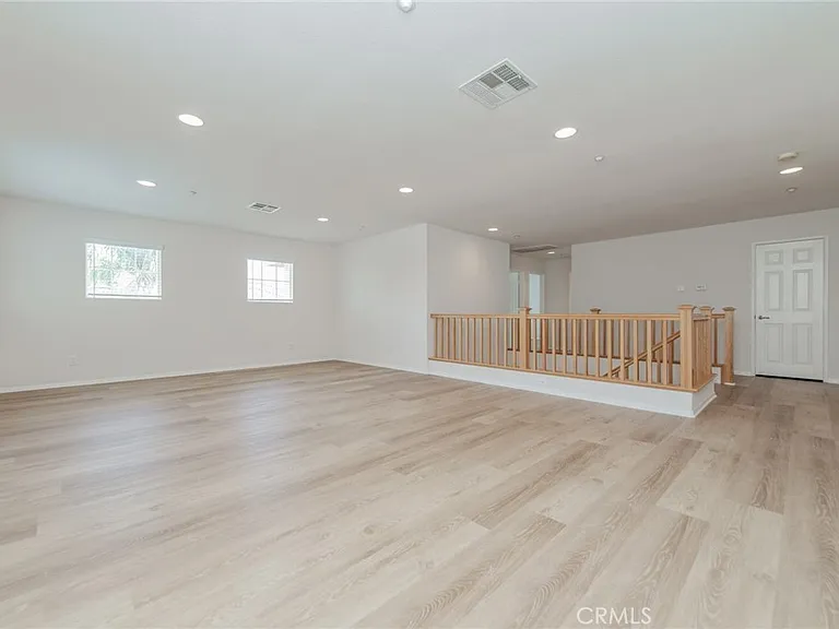 16432 Landmark Dr — Photo 25