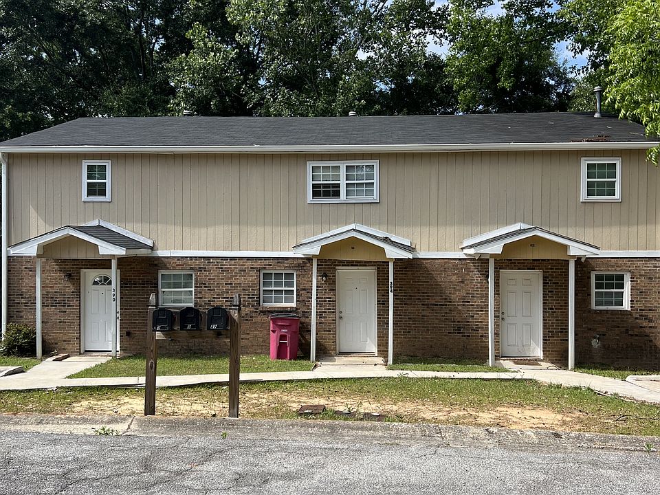1st image of 390 Cowan St #394
