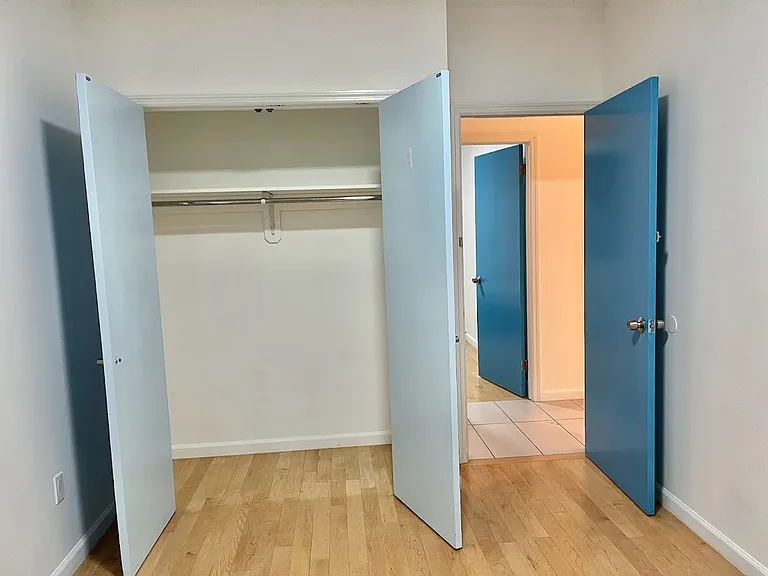 17 Catherine St #32 — Photo 4