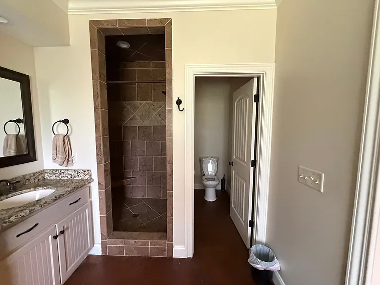 635 Walton Way Dr — Photo 32