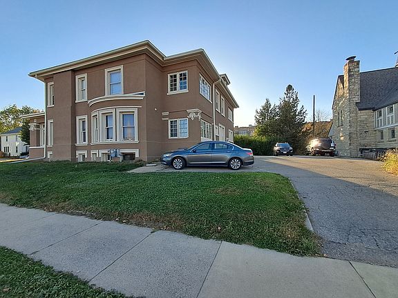 2nd image of 300 2nd Ave NW #4