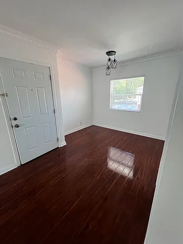 2129 N Gower St #8 Photo 1 2129 N Gower St #8 Photo 1