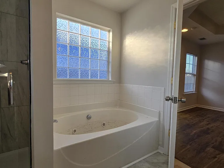 639 Lory Ln — Photo 21