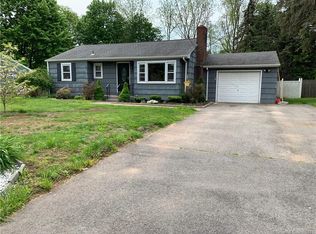 27 Horseshoe Dr, Meriden, CT 06450