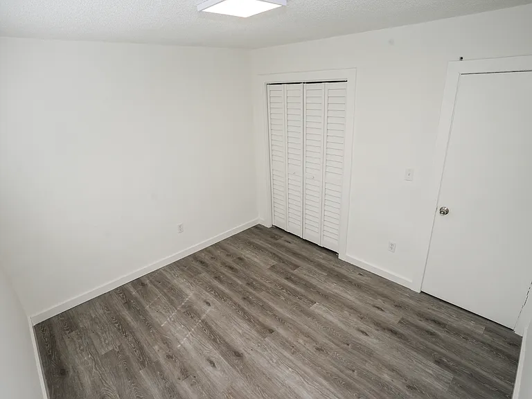 1043 NW 5th St #5 — Photo 14