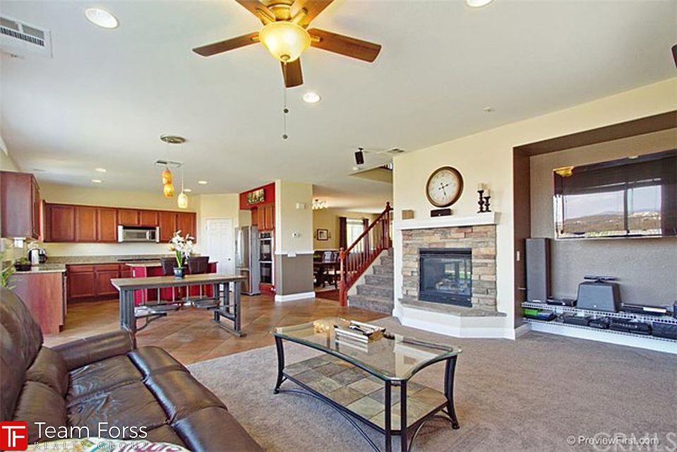 1st image of 38110 Camarada Ln