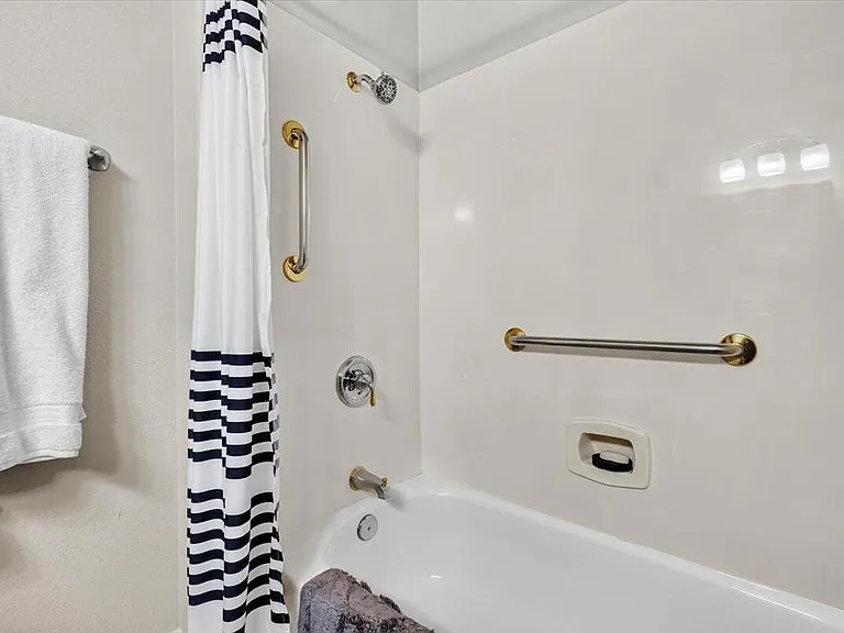 39305 Fernwood Glen Ct — Photo 24