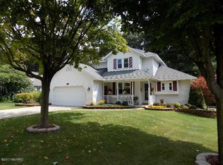 2516 Jameswood Ct, Holland, MI 49424