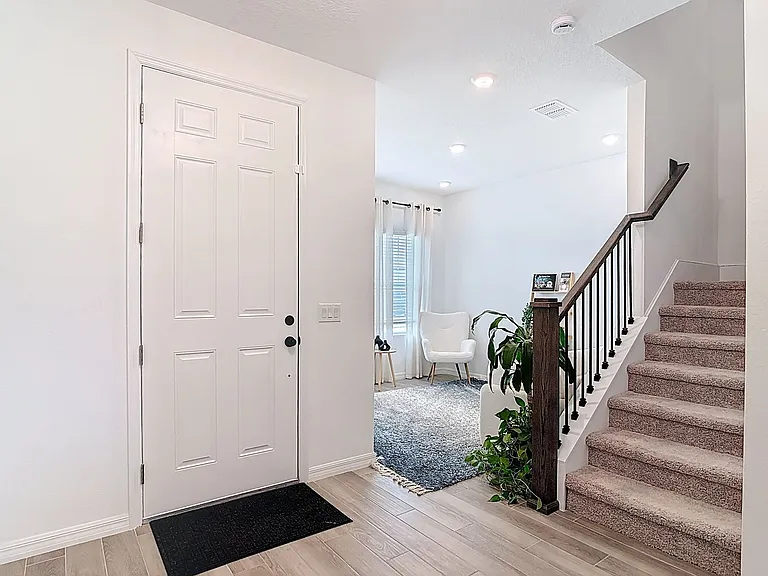 1348 Sterling Pointe Dr — Photo 6