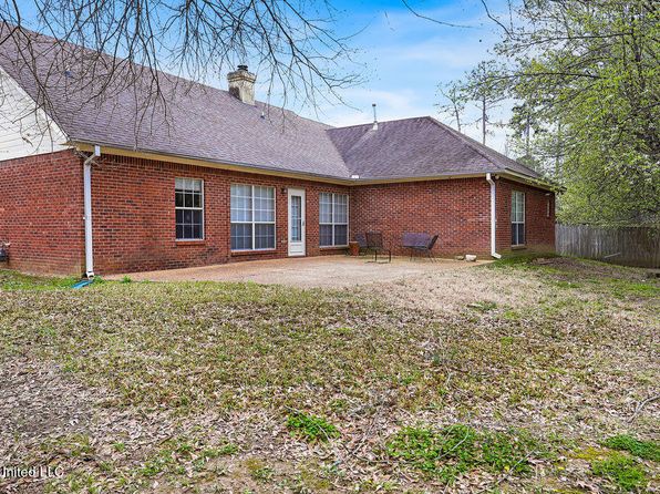 425 Autumn Creek Dr, Ridgeland, MS 39157