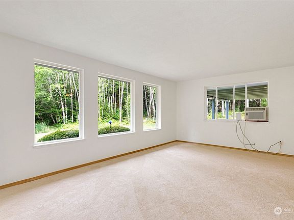 3rd image of 100 SE Majestic View Drive