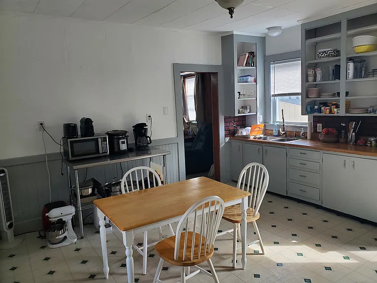 152 Brown St #1 — Photo 5
