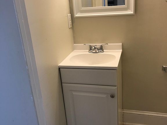 4th image of 1014 Westover Dr #A