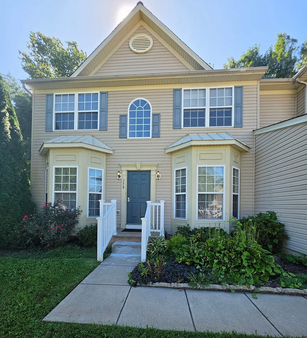 Exceptional 4-Bedroom Luxury Home in Aberdeen Spacious, Updated & Full of Character! — Photo 1