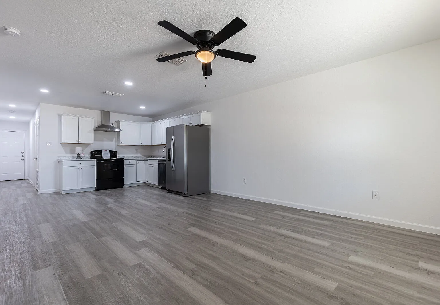 3 bed, 2.0 bath, $1,450 — Photo 3