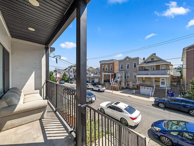 146 Congress St — Photo 2