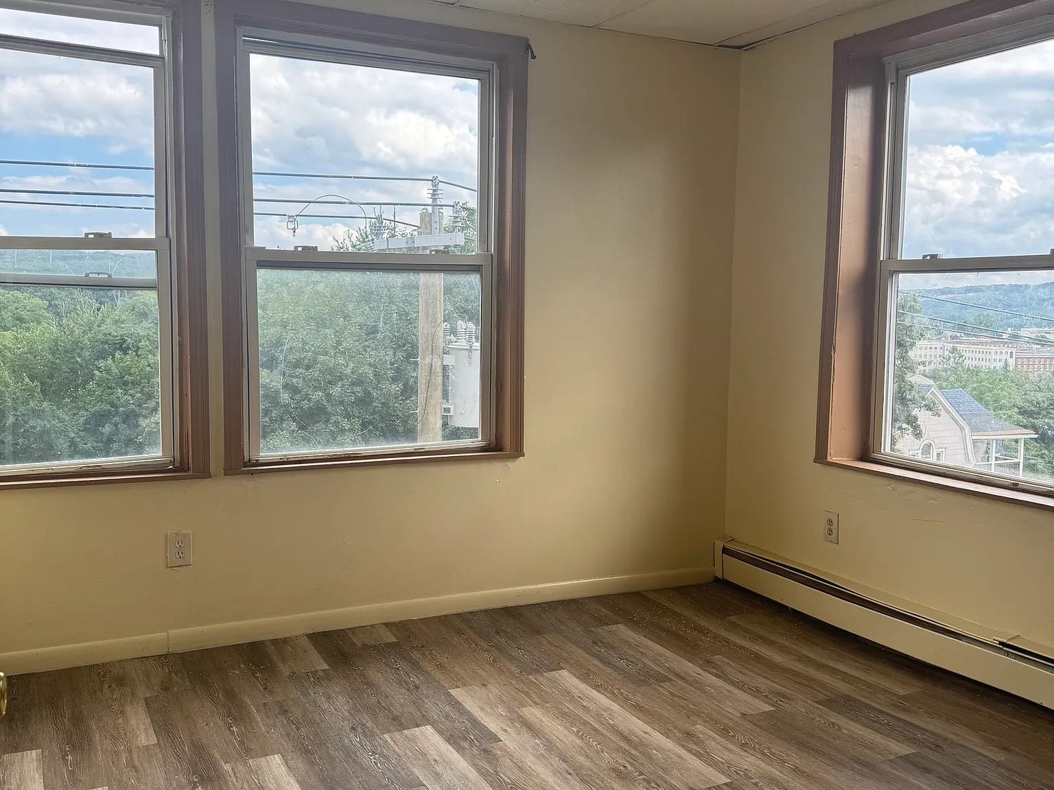 2 bed, 1.0 bath, 700 sqft, $1,200 — Photo 4