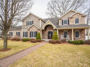 23 Fairfield Cir, Norwood, MA 02062