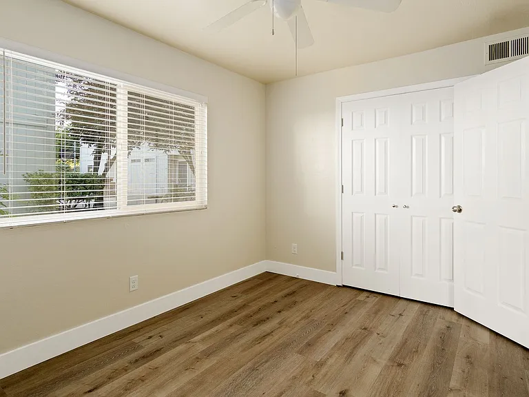 1119 W Sacramento Ave — Photo 7