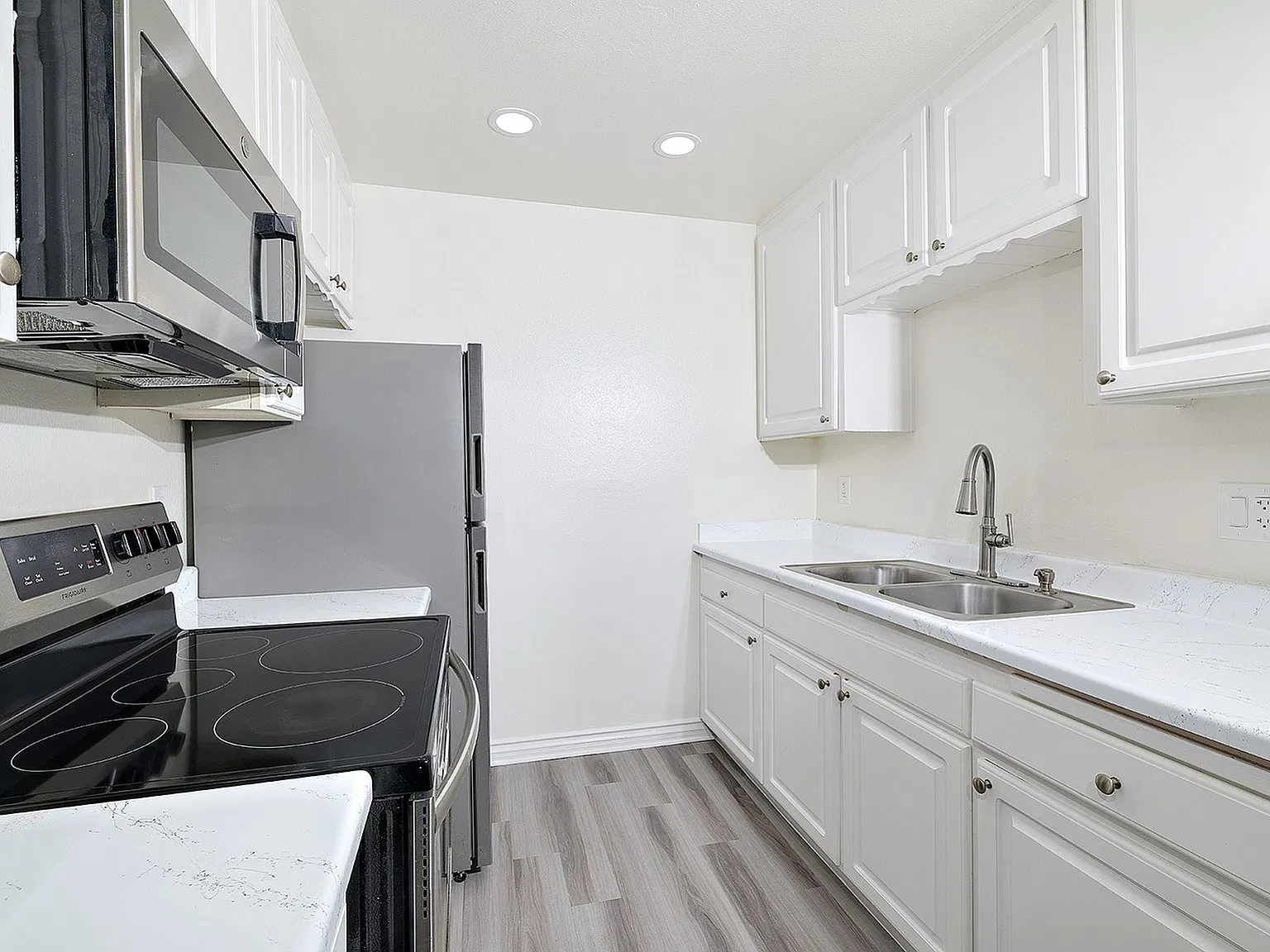 Pine Vista Apartments — Photo 1