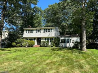99 Exeter Dr, Berkeley Heights, NJ 07922