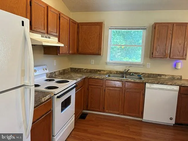 22240 Hawthorne Way — Photo 4