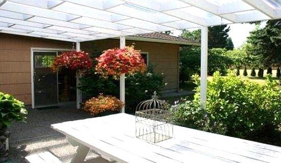 Covered patio, year 'round use.