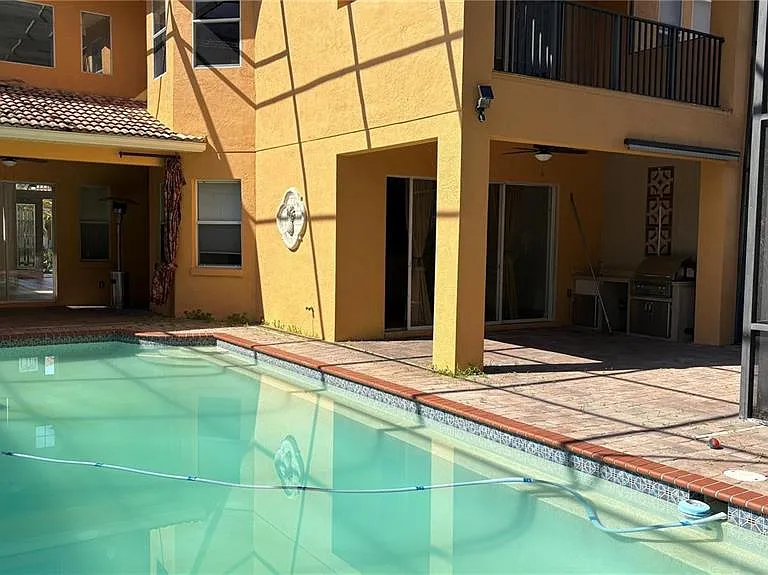 10547 Martinique Isle Dr — Photo 37