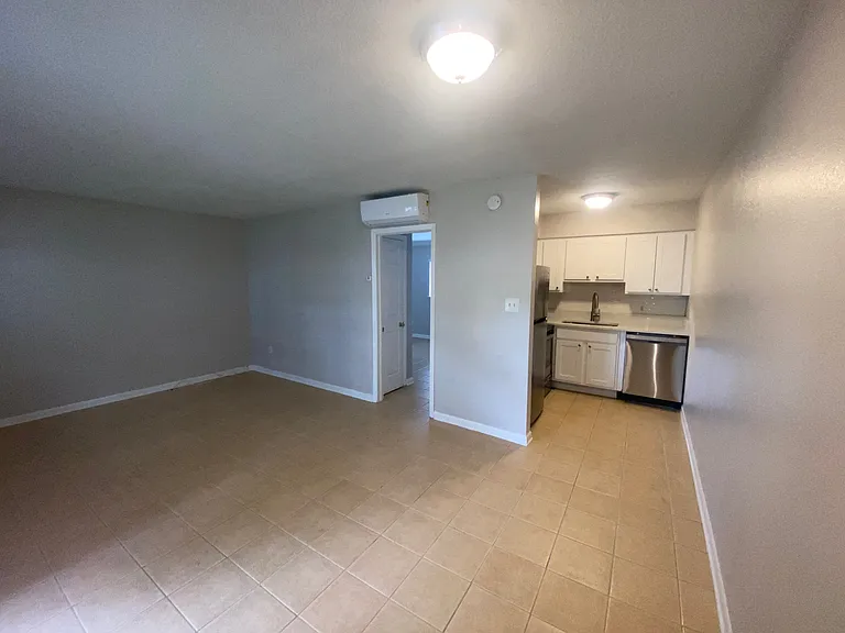 Tara House West Apartments — Photo 8