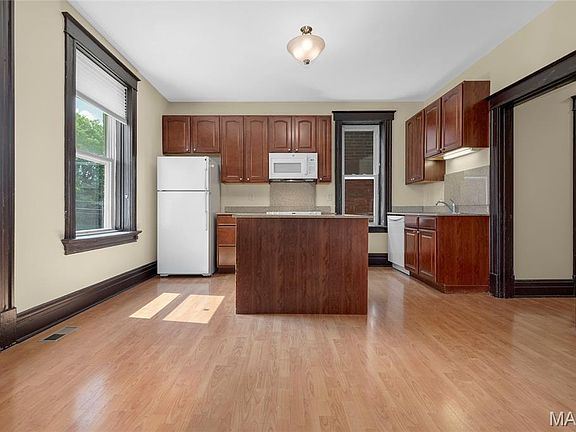 4th image of 2704 Alhambra Ct #A