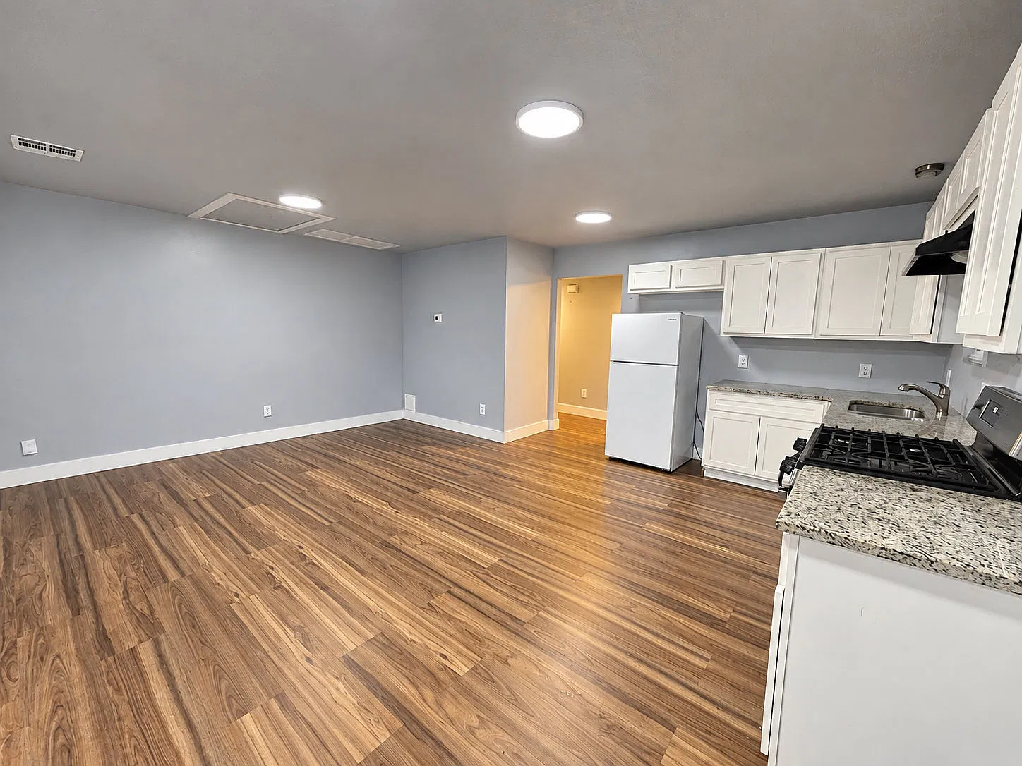 2 bed, 770 sqft, $950 — Photo 3